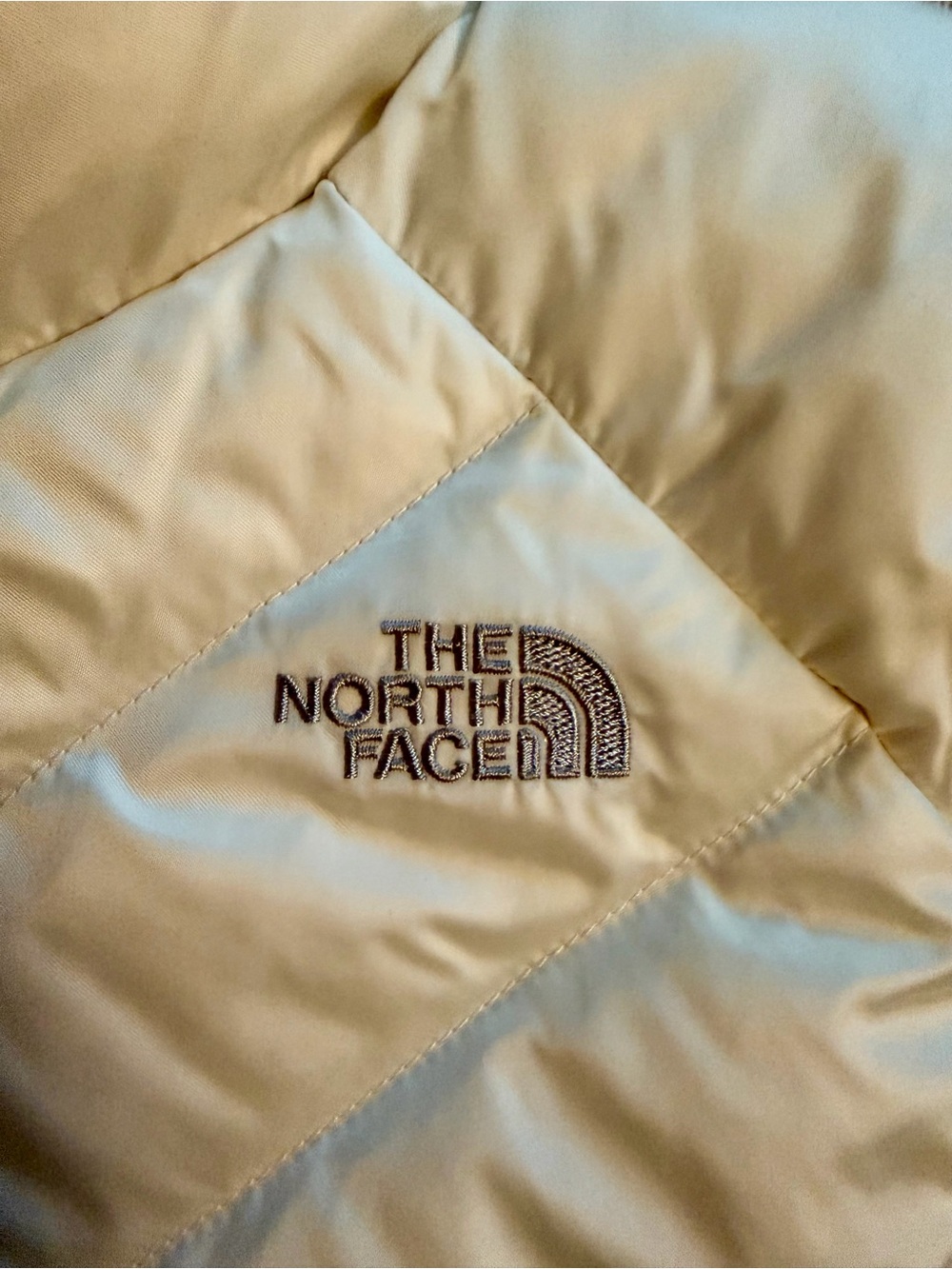 The North Face Women’s Cream Puffer Vest - Picture 2 of 5